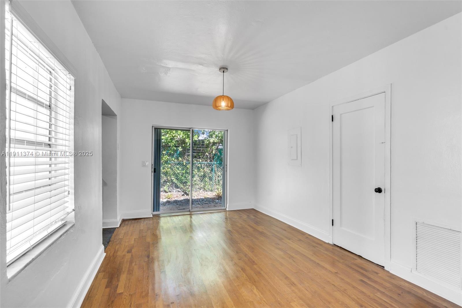 10 Century Ln, Miami Beach FL 33139