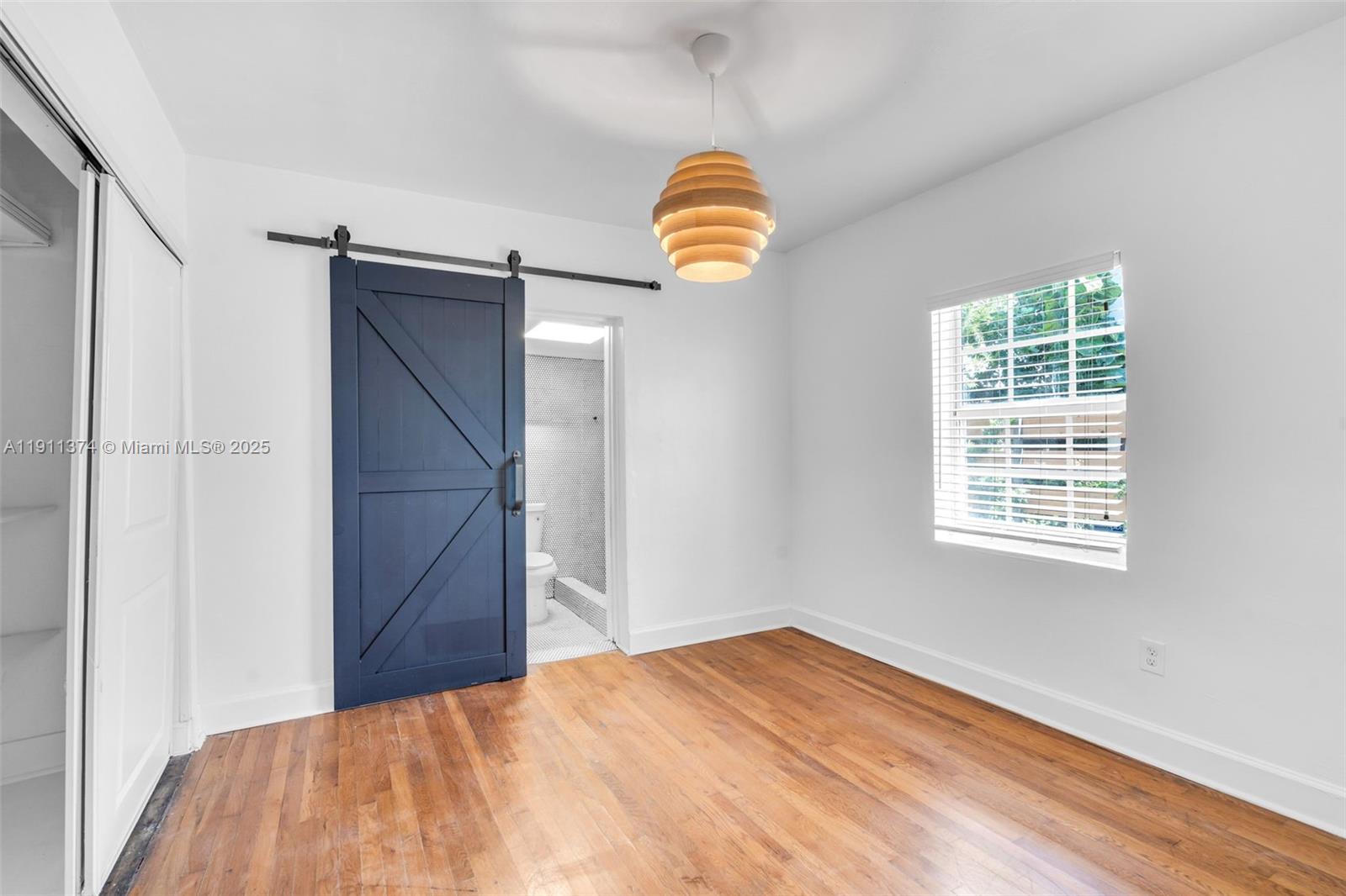 10 Century Ln, Miami Beach FL 33139