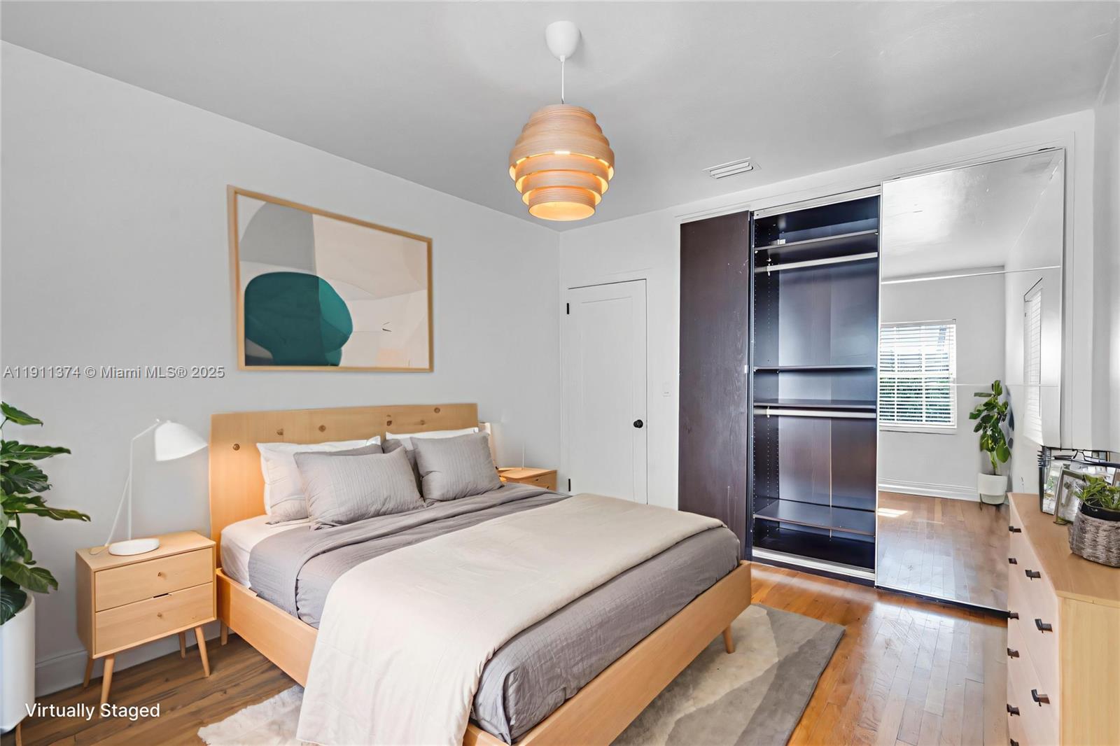 10 Century Ln, Miami Beach FL 33139