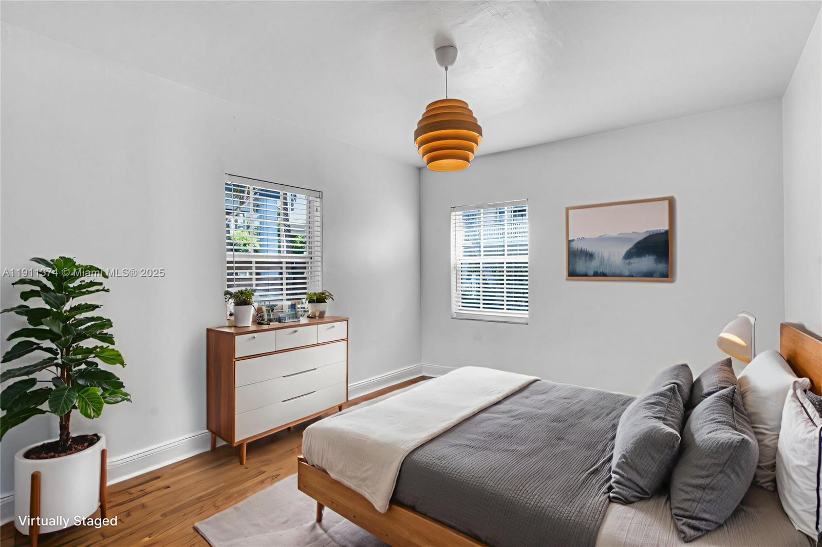 10 Century Ln, Miami Beach FL 33139
