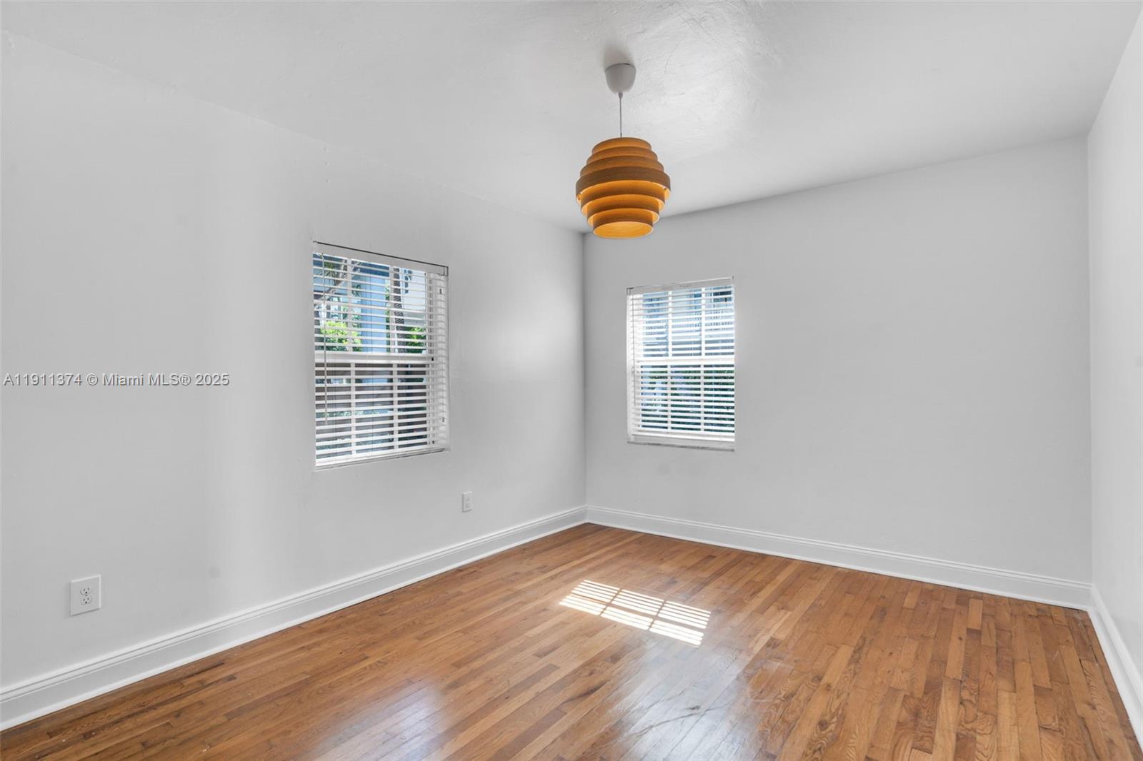 10 Century Ln, Miami Beach FL 33139