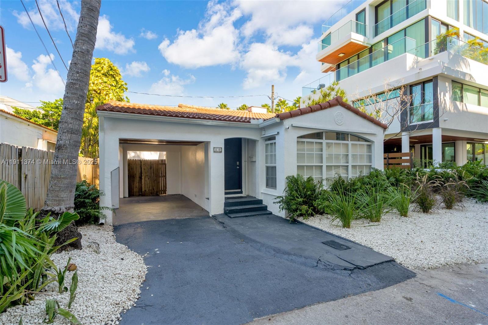 10 Century Ln, Miami Beach FL 33139