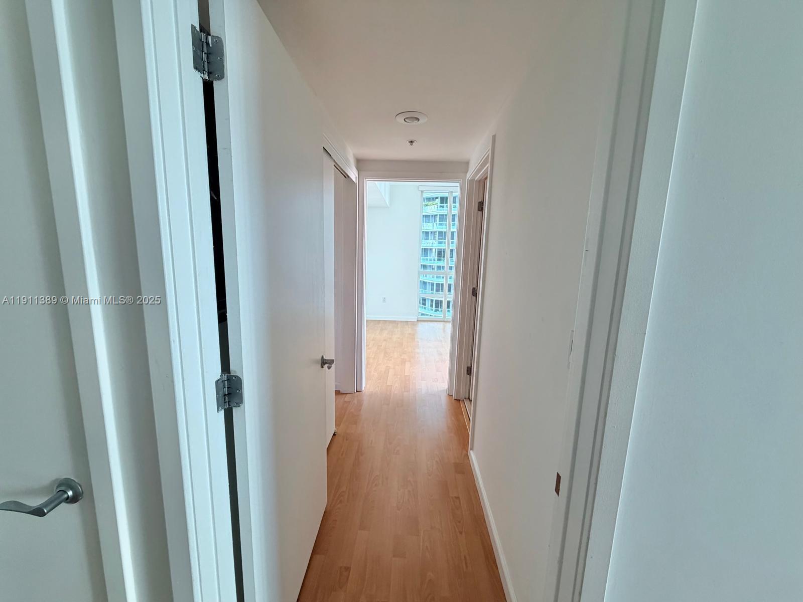 218 SE 14th St #2102, Miami FL 33131