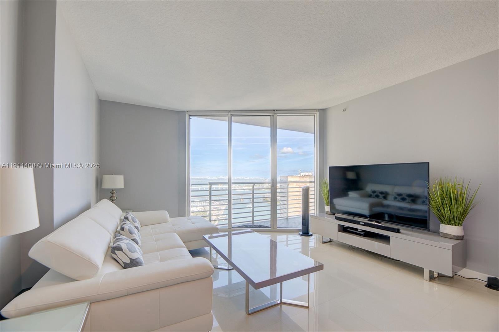 325 S Biscayne Blvd #3916, Miami FL 33131