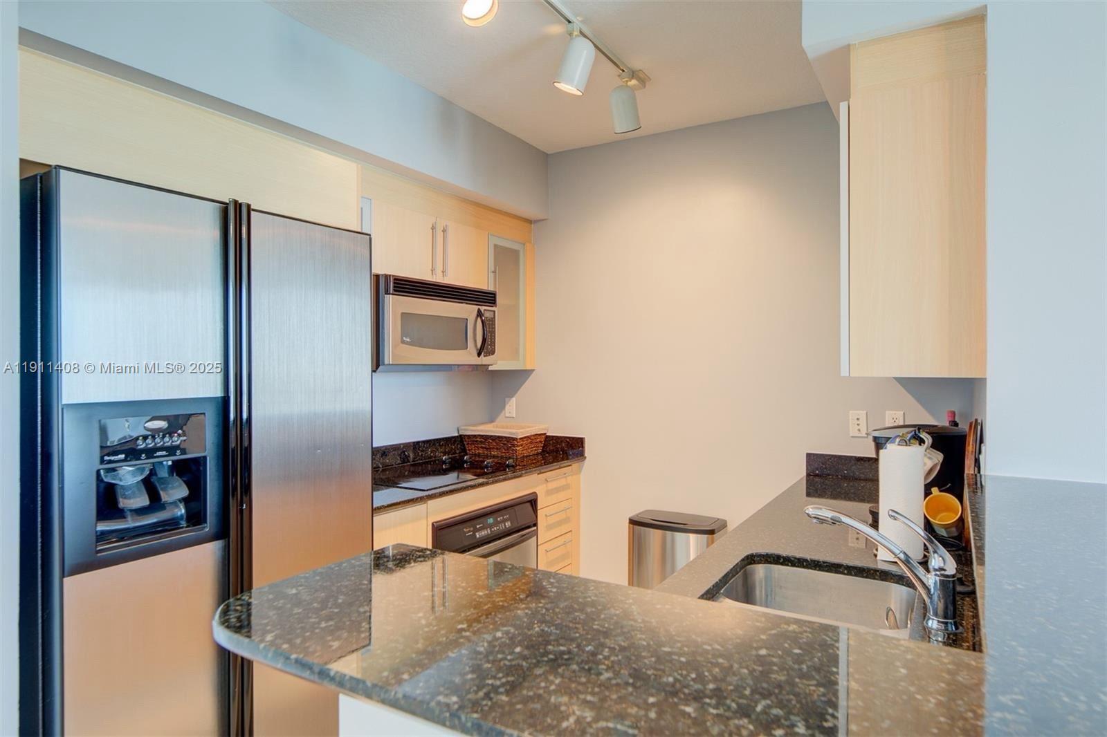 325 S Biscayne Blvd #3916, Miami FL 33131