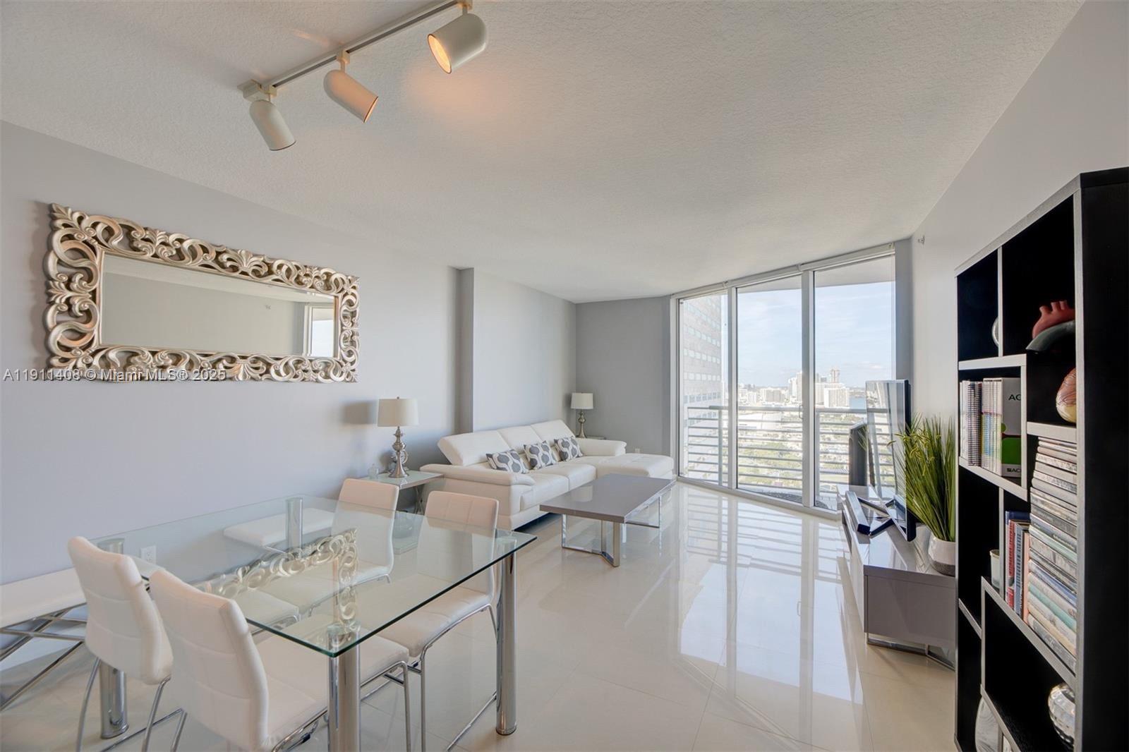 325 S Biscayne Blvd #3916, Miami FL 33131