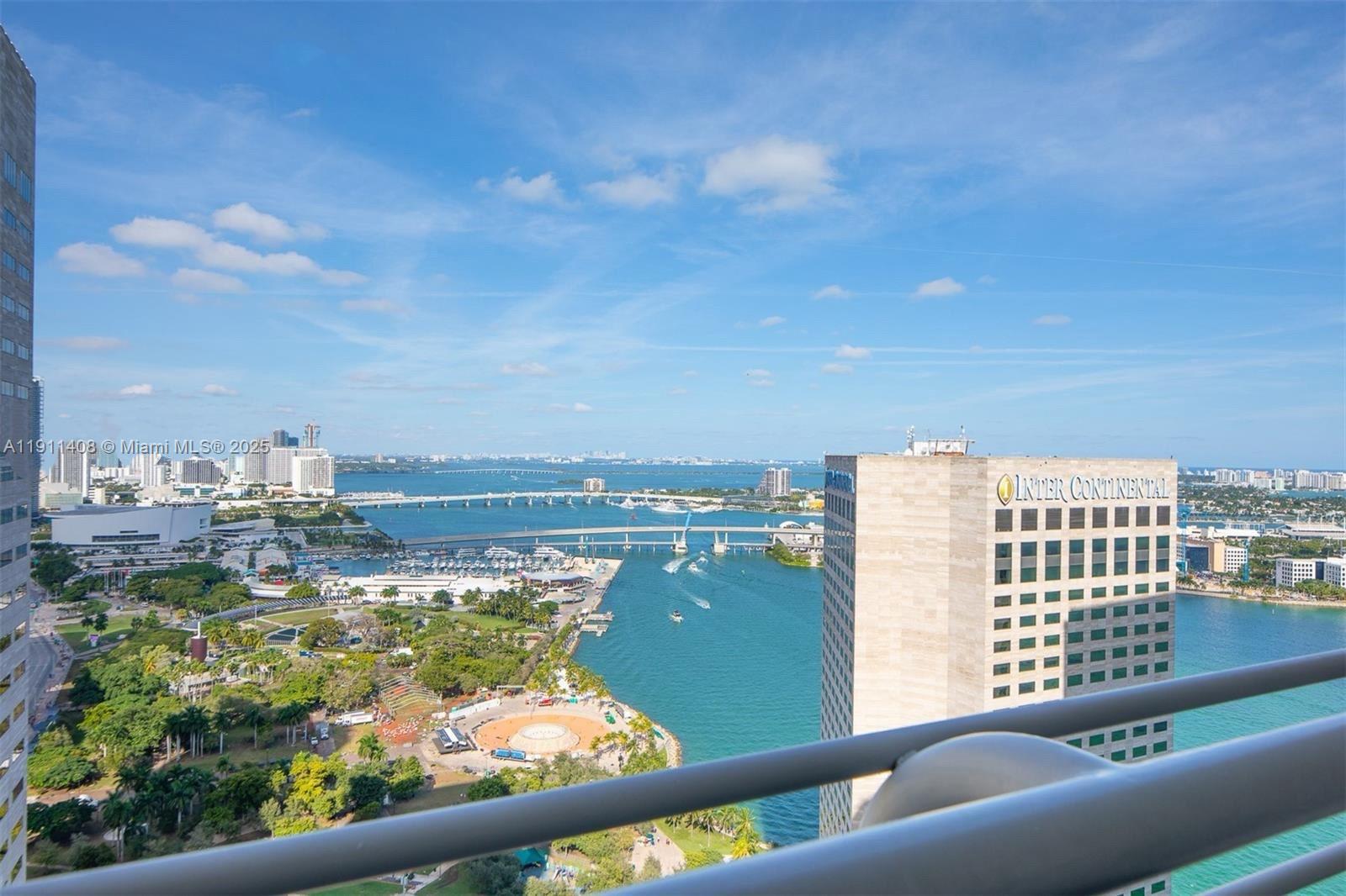 325 S Biscayne Blvd #3916, Miami FL 33131