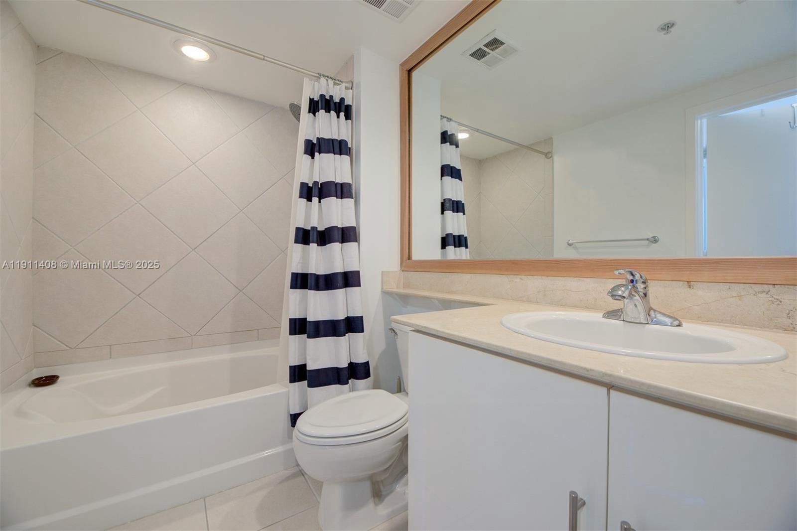 325 S Biscayne Blvd #3916, Miami FL 33131