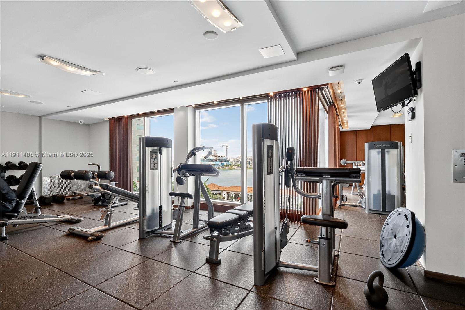 325 S Biscayne Blvd #3916, Miami FL 33131