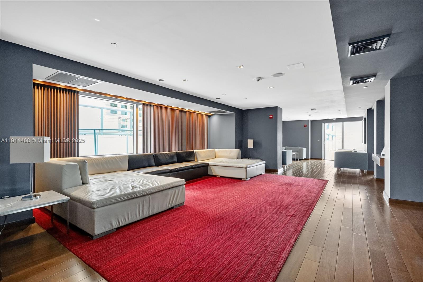 325 S Biscayne Blvd #3916, Miami FL 33131
