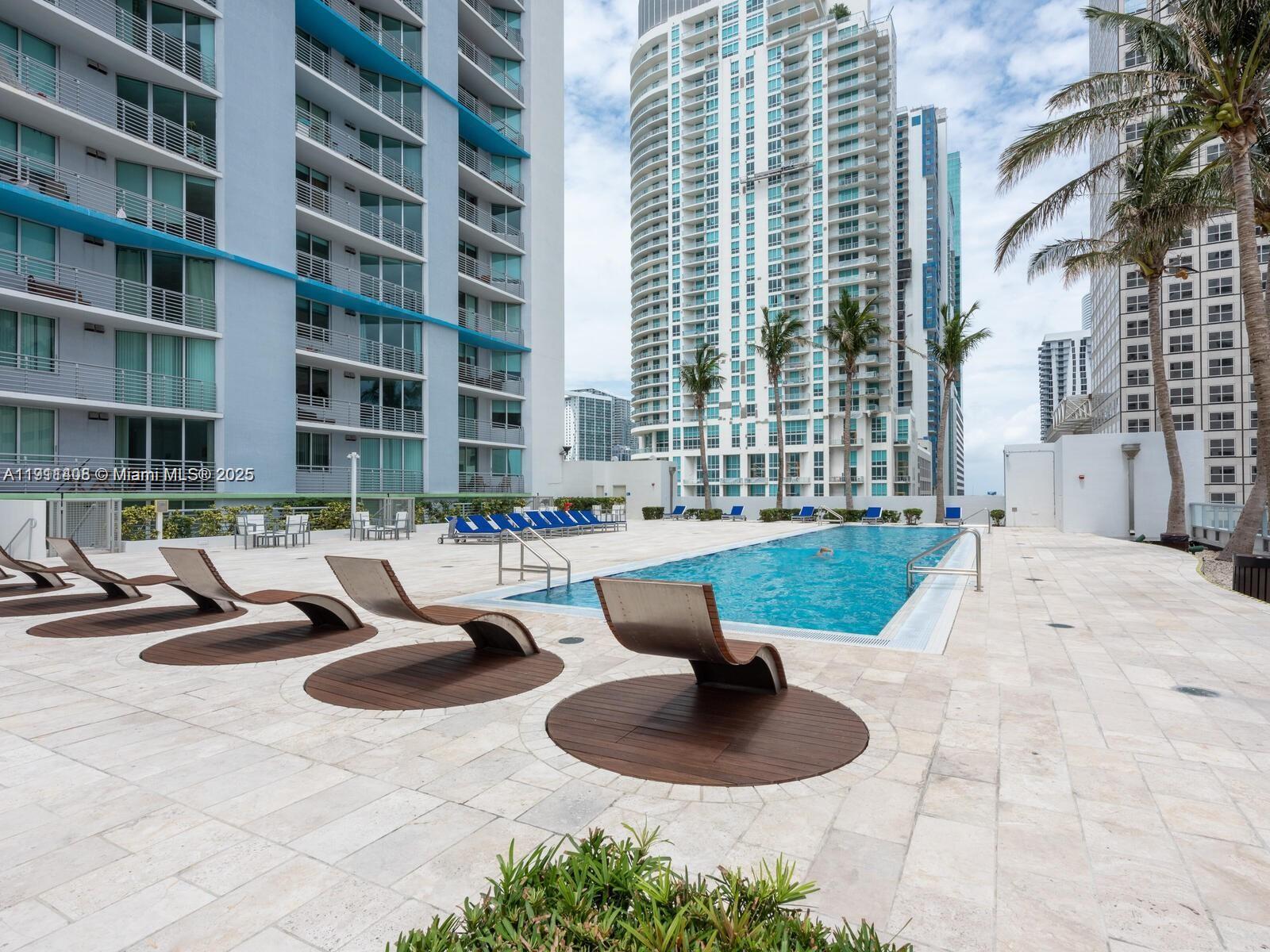 325 S Biscayne Blvd #3916, Miami FL 33131