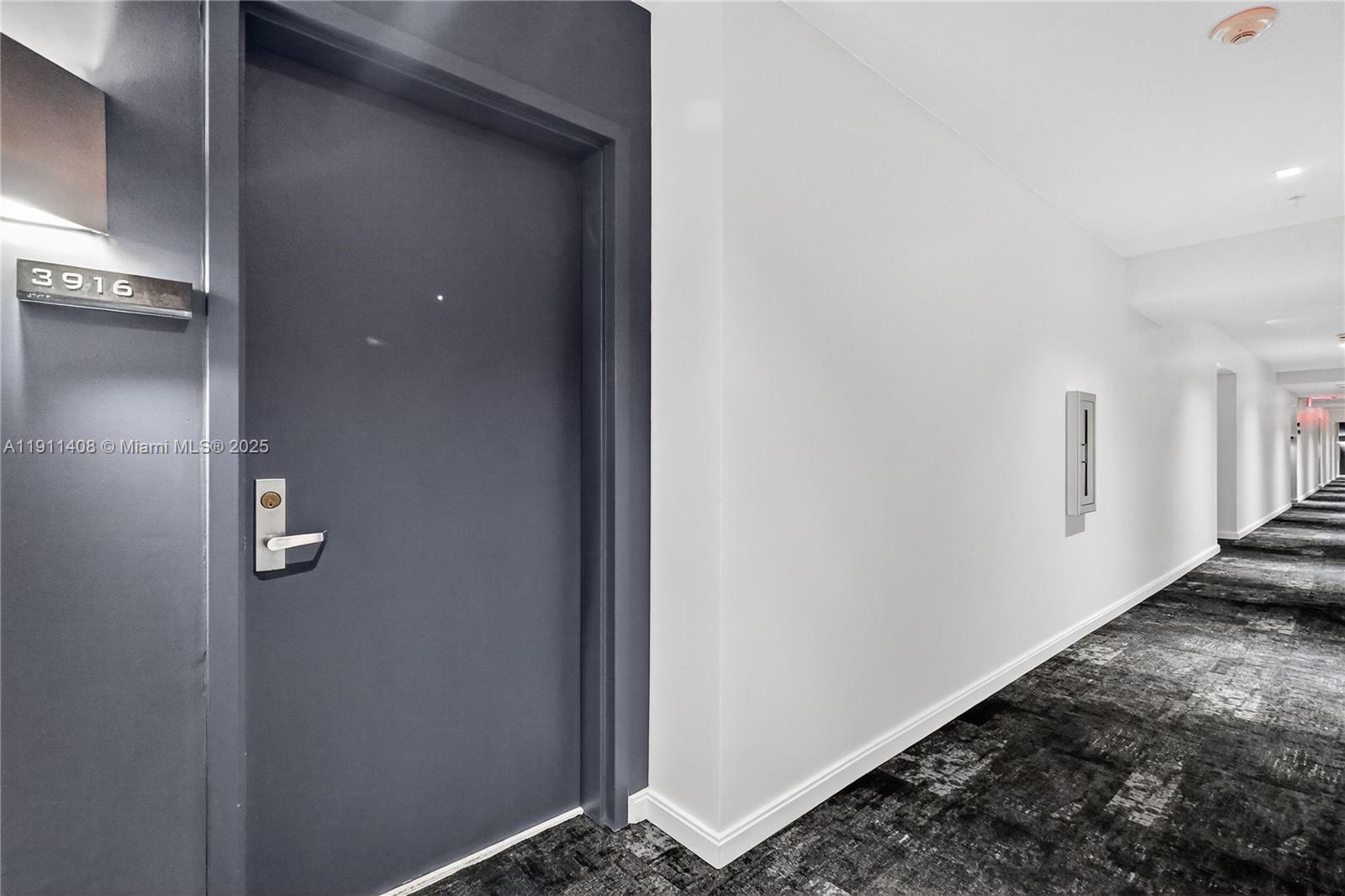 325 S Biscayne Blvd #3916, Miami FL 33131