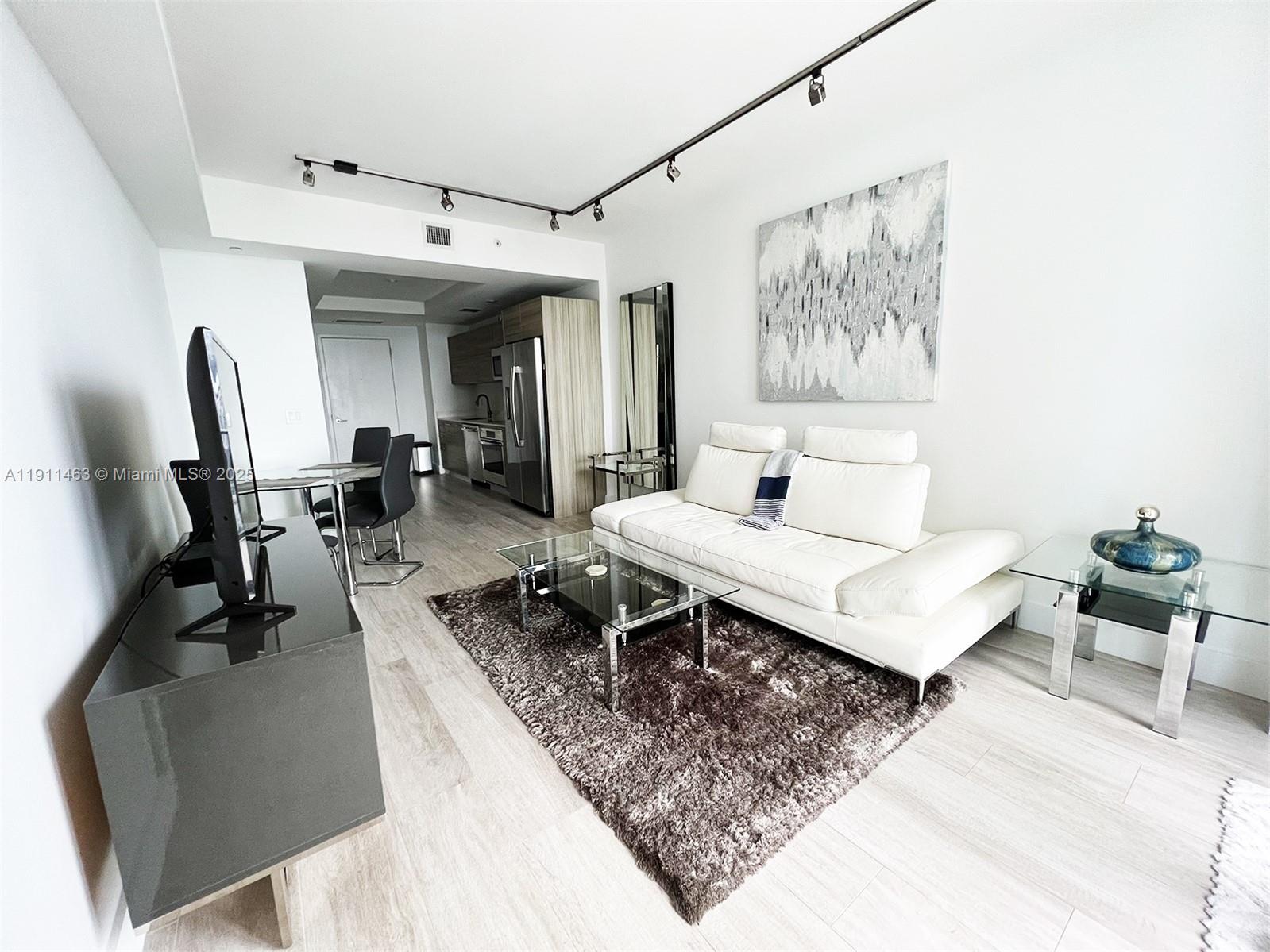 121 NE 34th St #2603, Miami FL 33137