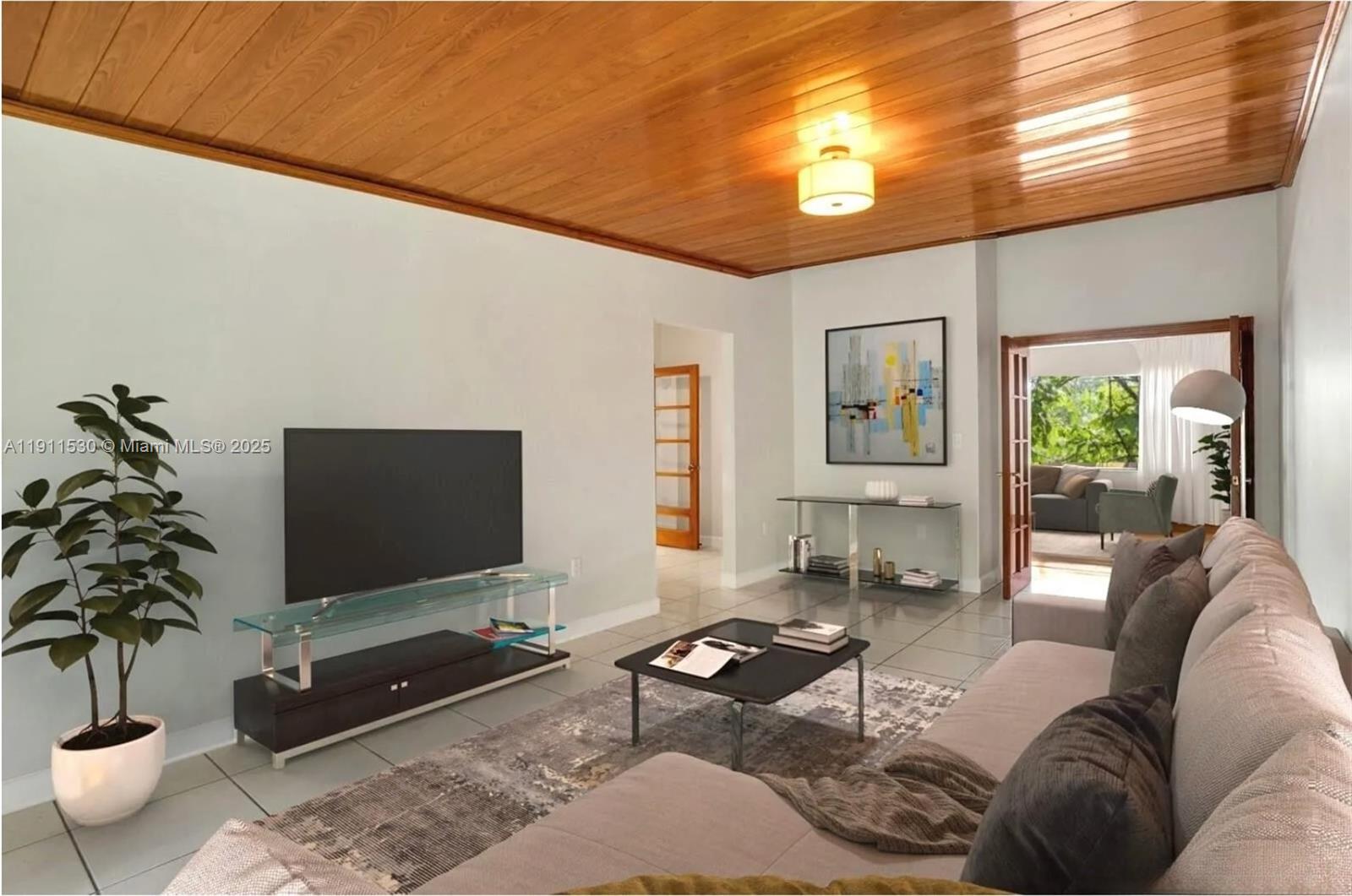 118 E 3rd Ct, Miami Beach FL 33139