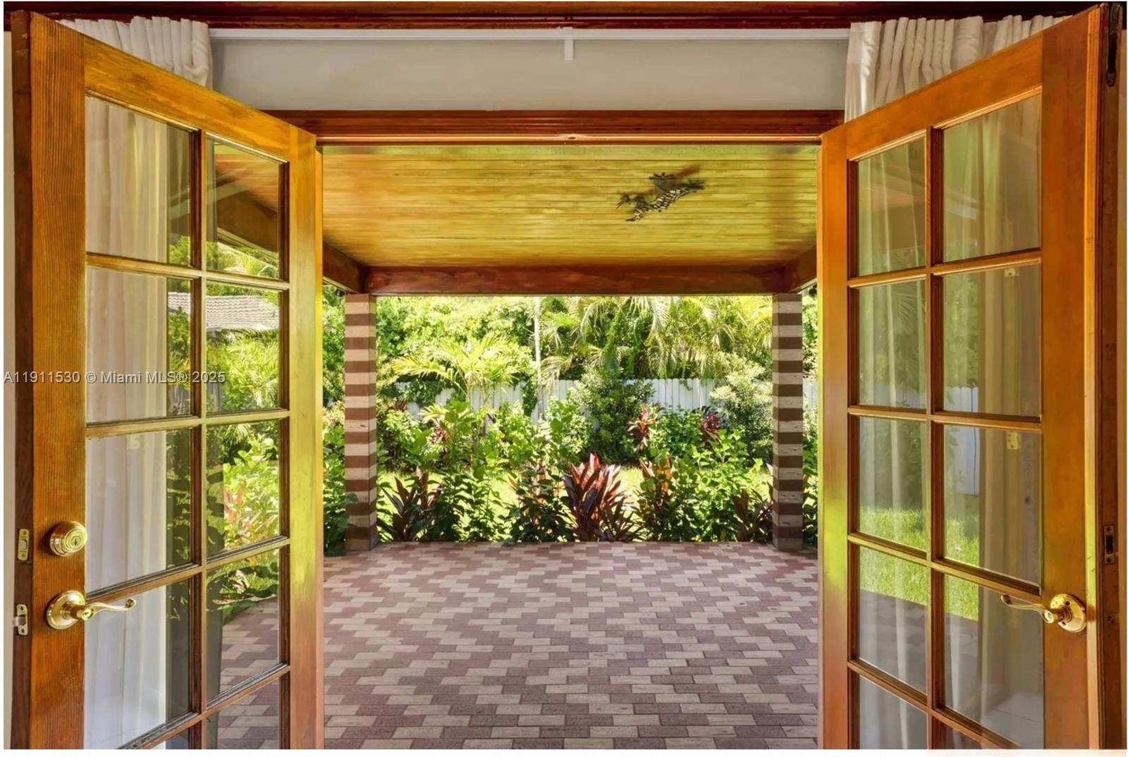 118 E 3rd Ct, Miami Beach FL 33139