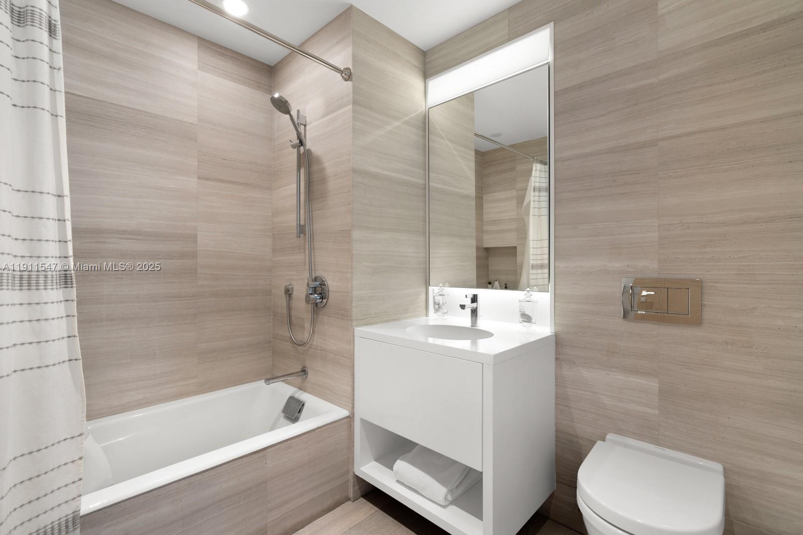 300 Collins Ave #PH3, Miami Beach FL 33139