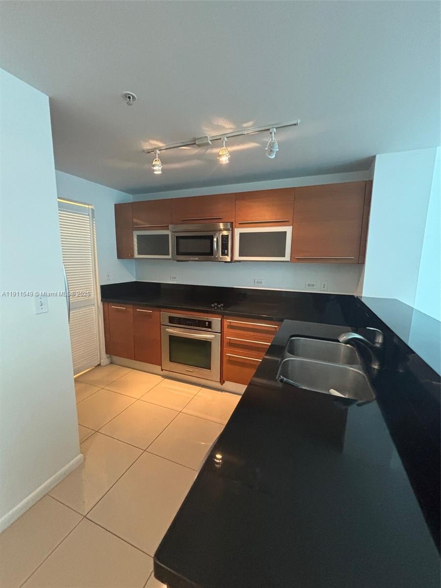 244 Biscayne Blvd #1606, Miami FL 33132