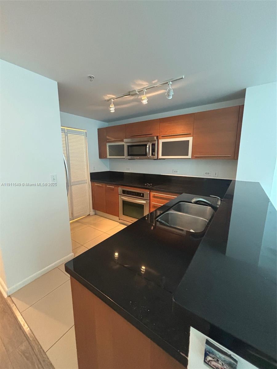 244 Biscayne Blvd #1606, Miami FL 33132
