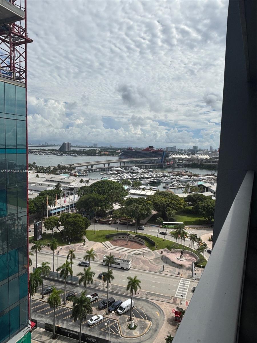 244 Biscayne Blvd #1606, Miami FL 33132