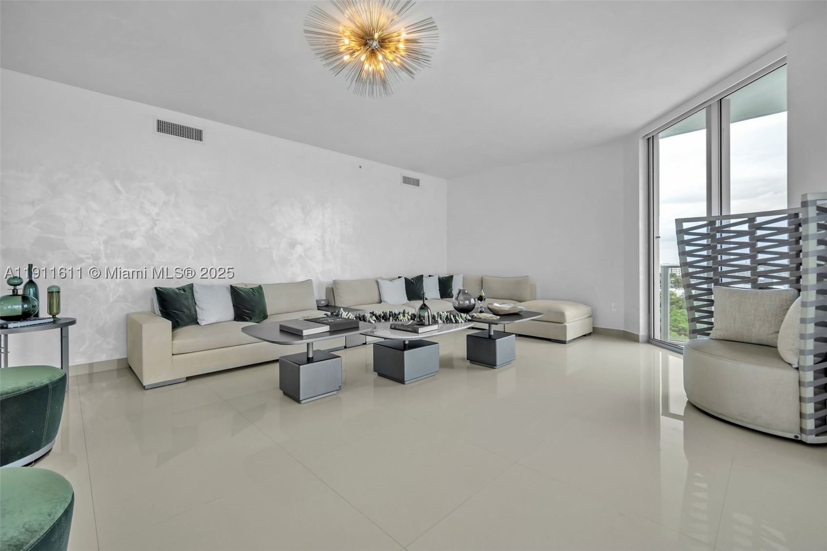 17301 Biscayne Blvd #910, North Miami Beach FL 33160