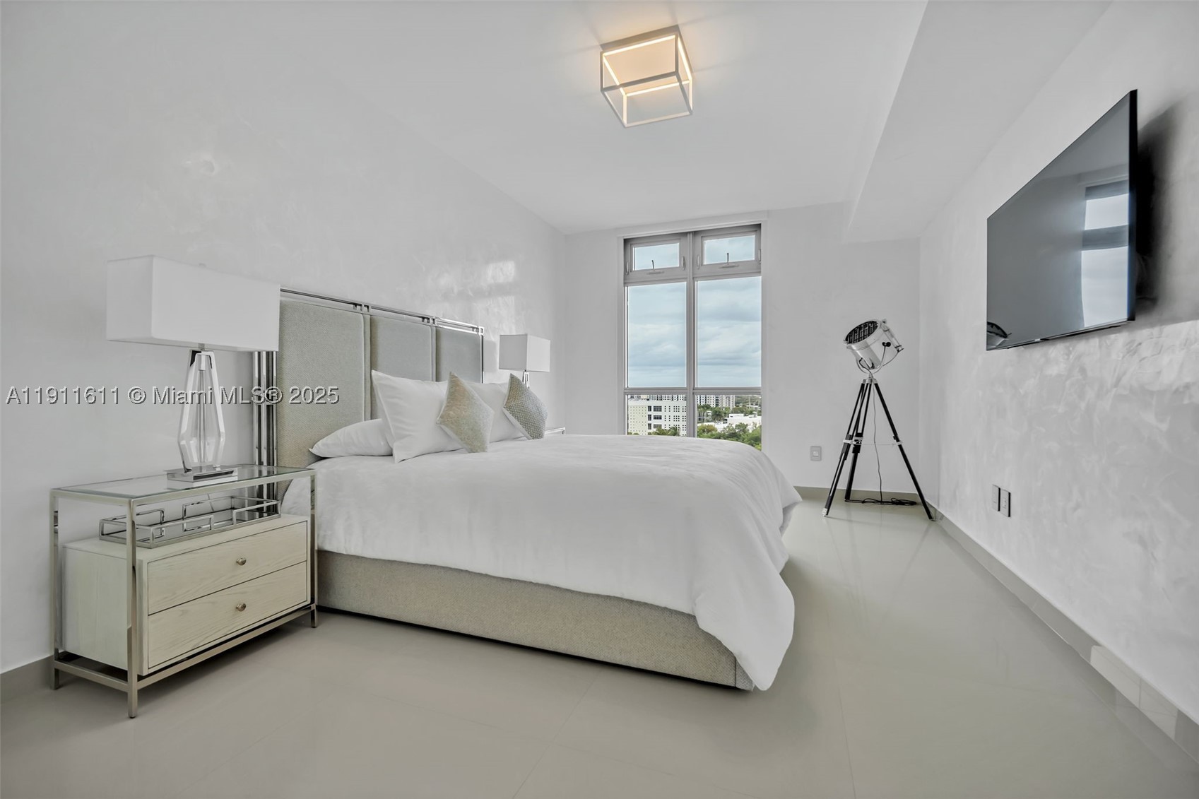 17301 Biscayne Blvd #910, North Miami Beach FL 33160