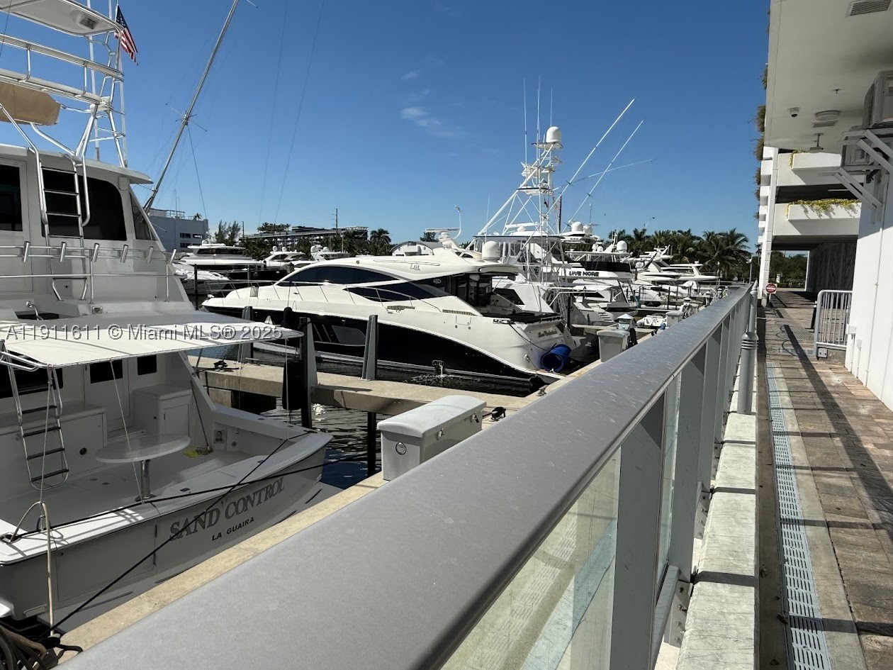 17301 Biscayne Blvd #910, North Miami Beach FL 33160
