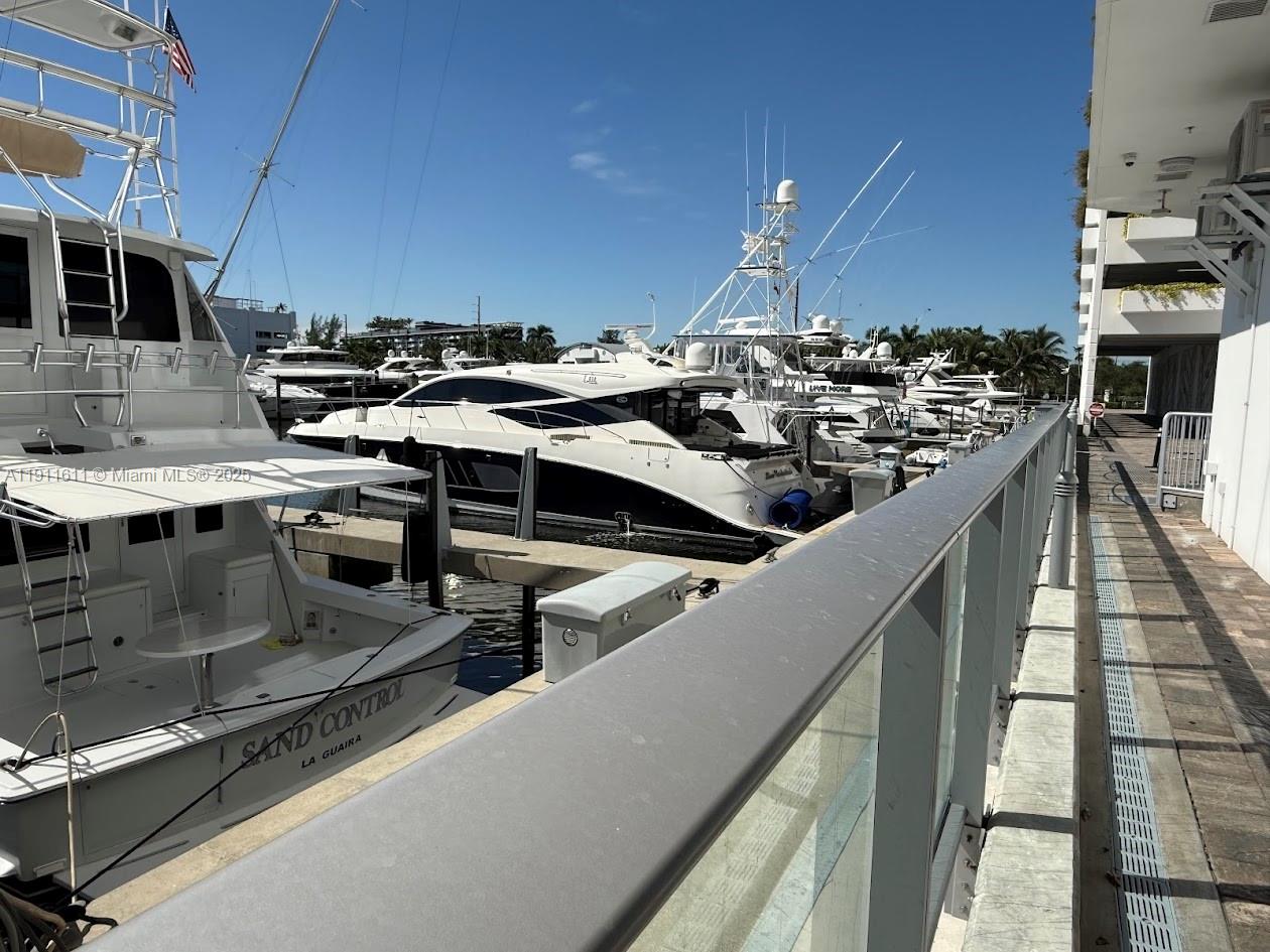 17301 Biscayne Blvd #910, North Miami Beach FL 33160