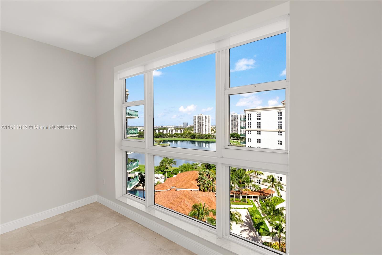 19900 E Country Club Dr #PH18, Aventura FL 33180
