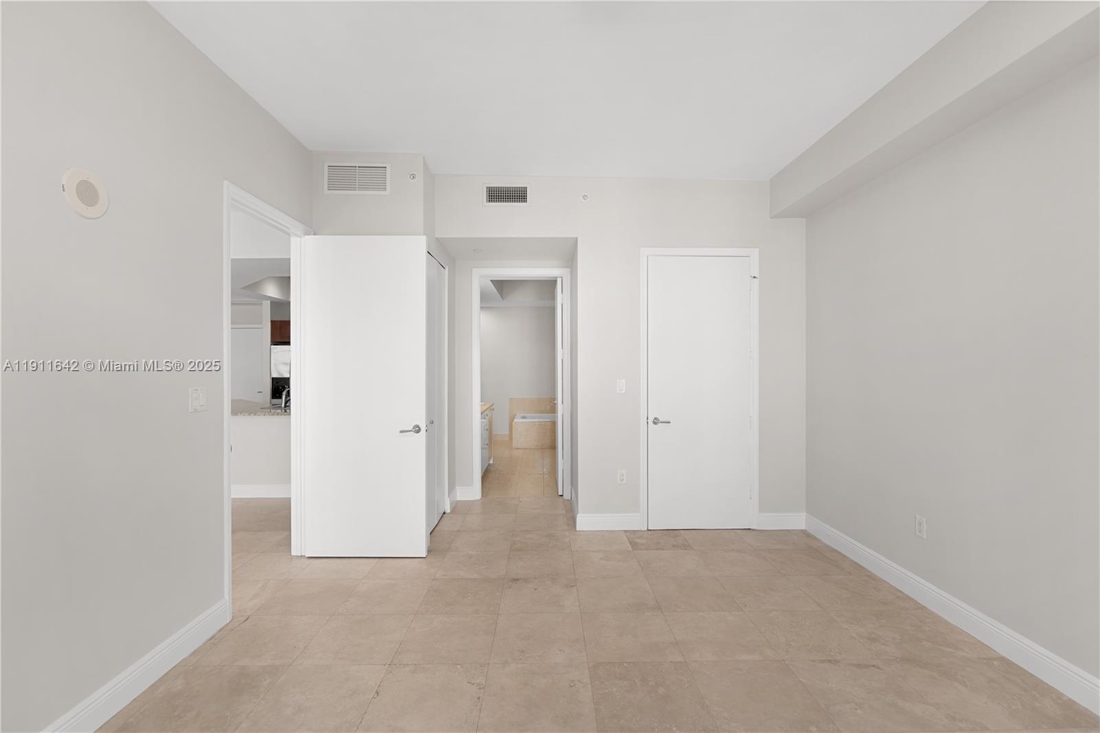 19900 E Country Club Dr #PH18, Aventura FL 33180