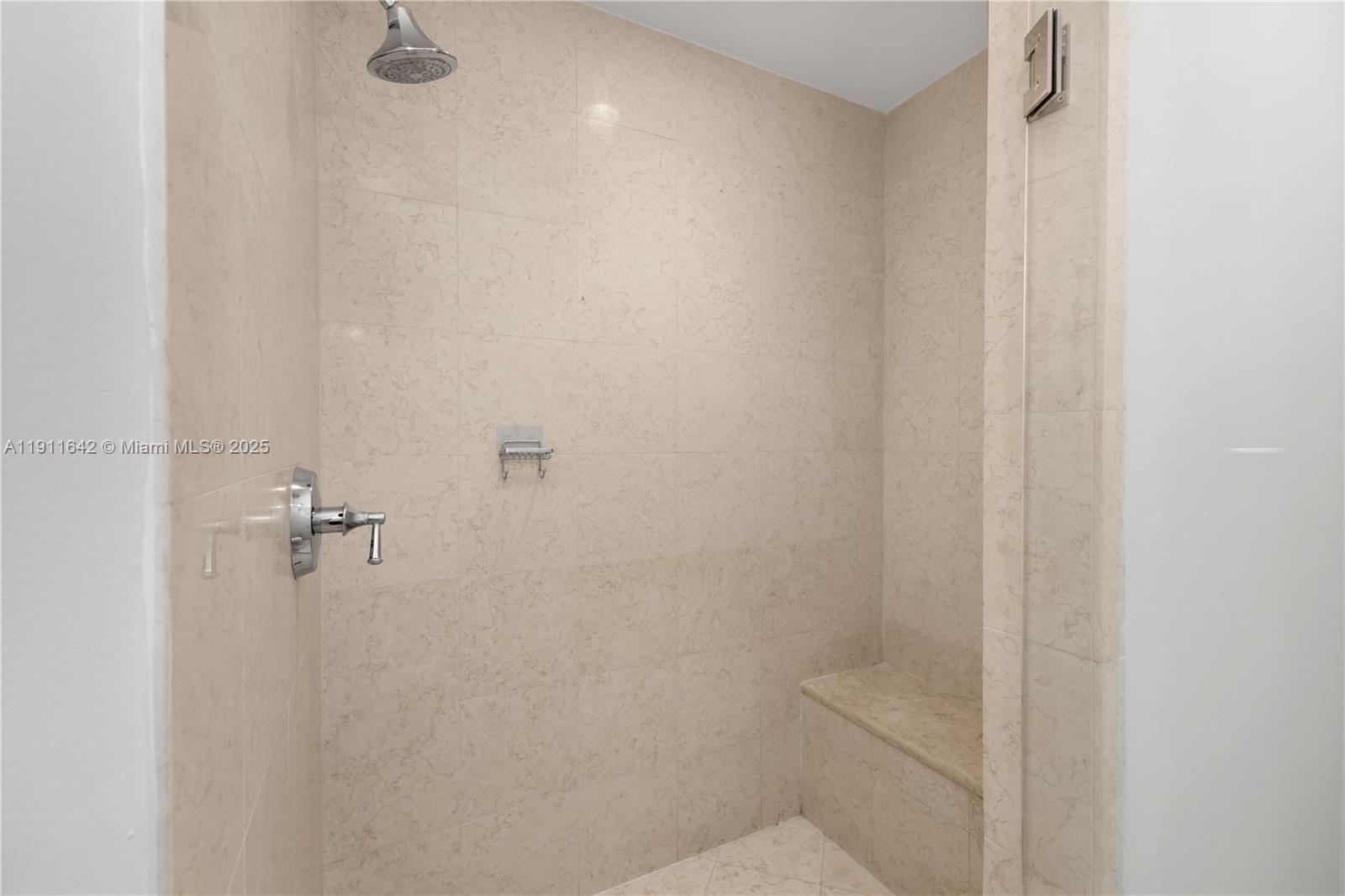 19900 E Country Club Dr #PH18, Aventura FL 33180
