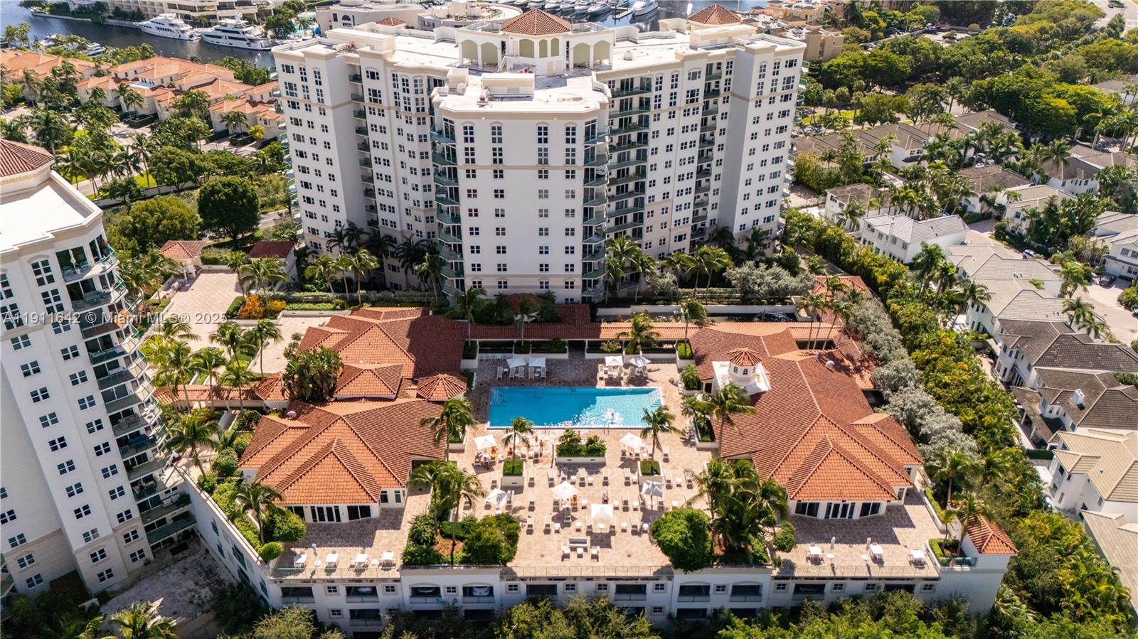 19900 E Country Club Dr #PH18, Aventura FL 33180