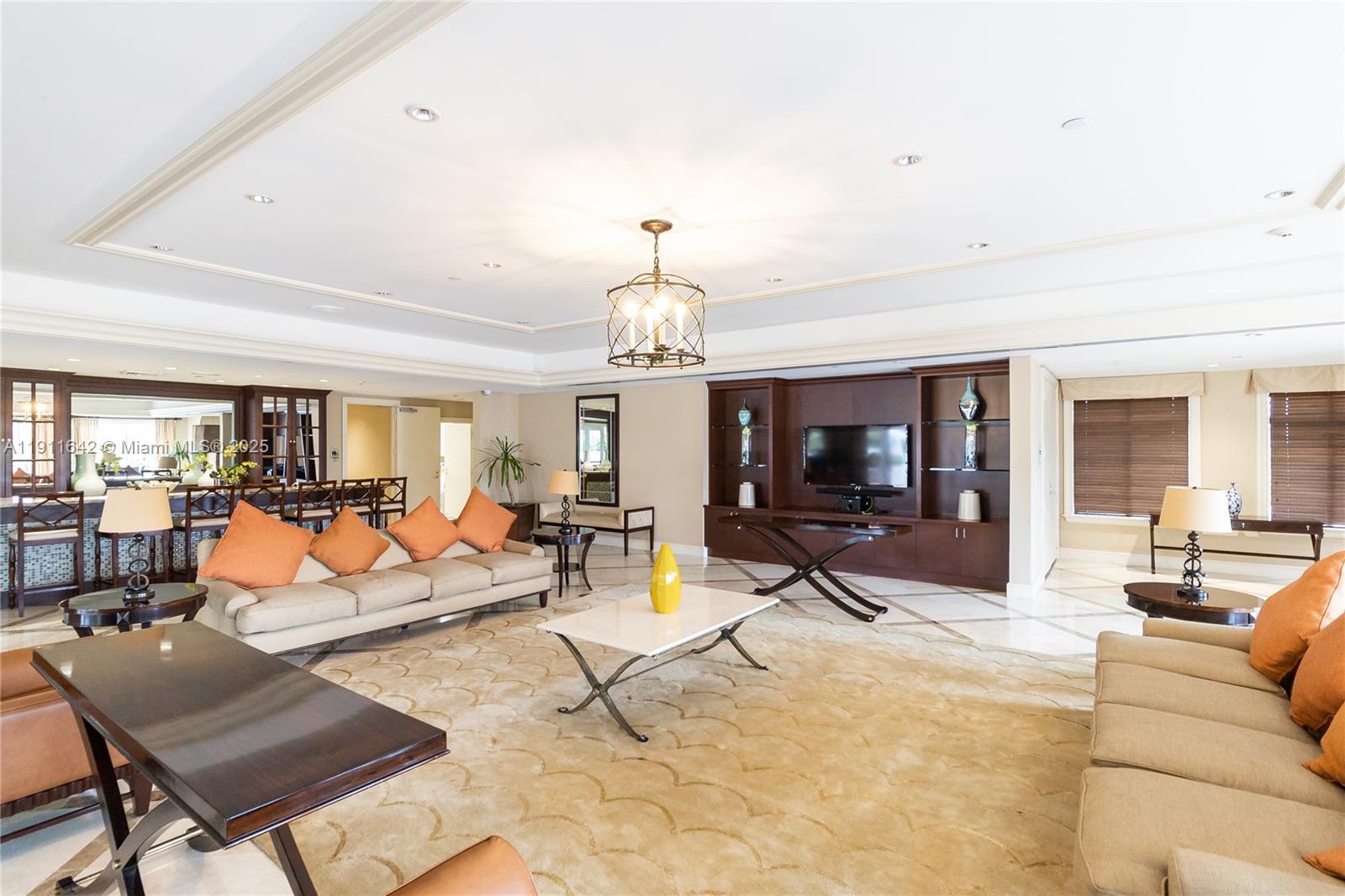19900 E Country Club Dr #PH18, Aventura FL 33180