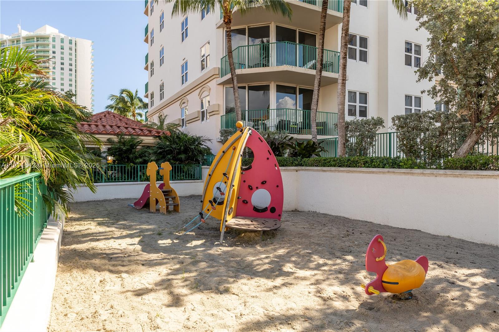 19900 E Country Club Dr #PH18, Aventura FL 33180