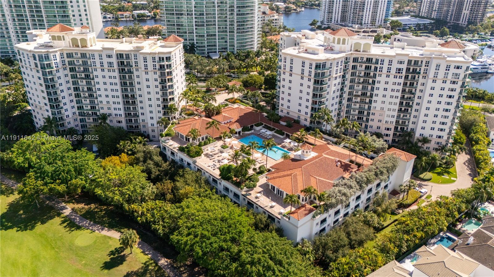 19900 E Country Club Dr #PH18, Aventura FL 33180