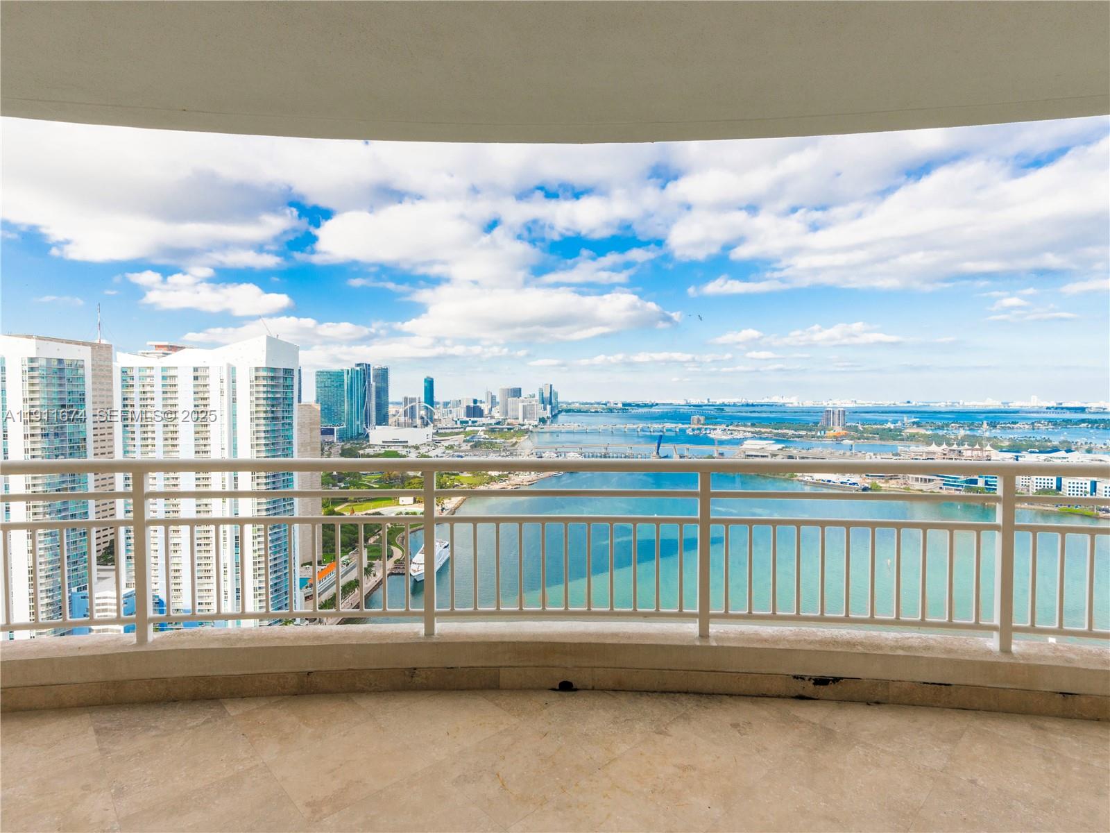 848 Brickell Key Dr #3904, Miami FL 33131