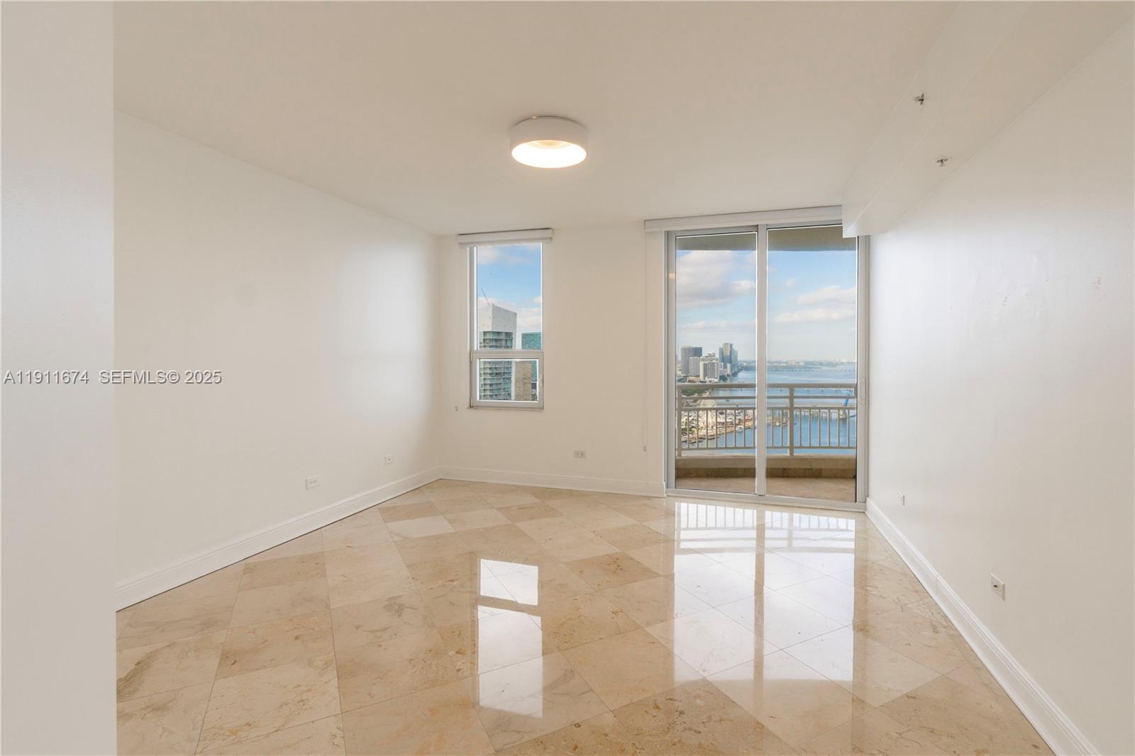 848 Brickell Key Dr #3904, Miami FL 33131