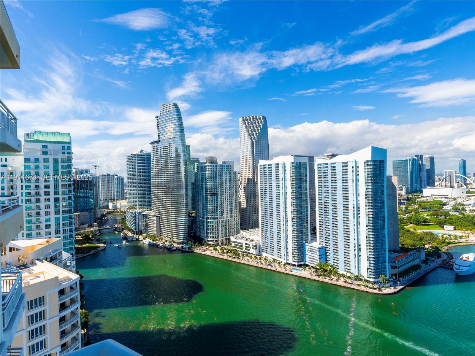 848 Brickell Key Dr #3904, Miami FL 33131