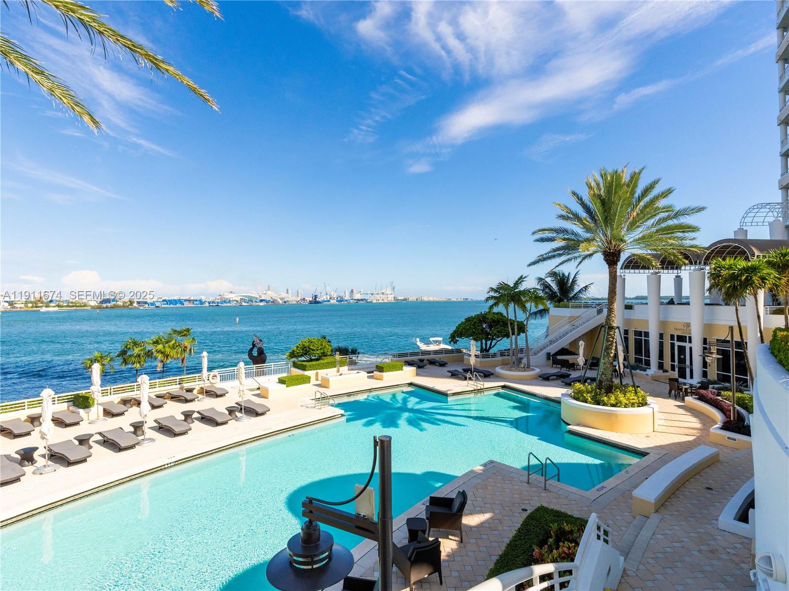 848 Brickell Key Dr #3904, Miami FL 33131