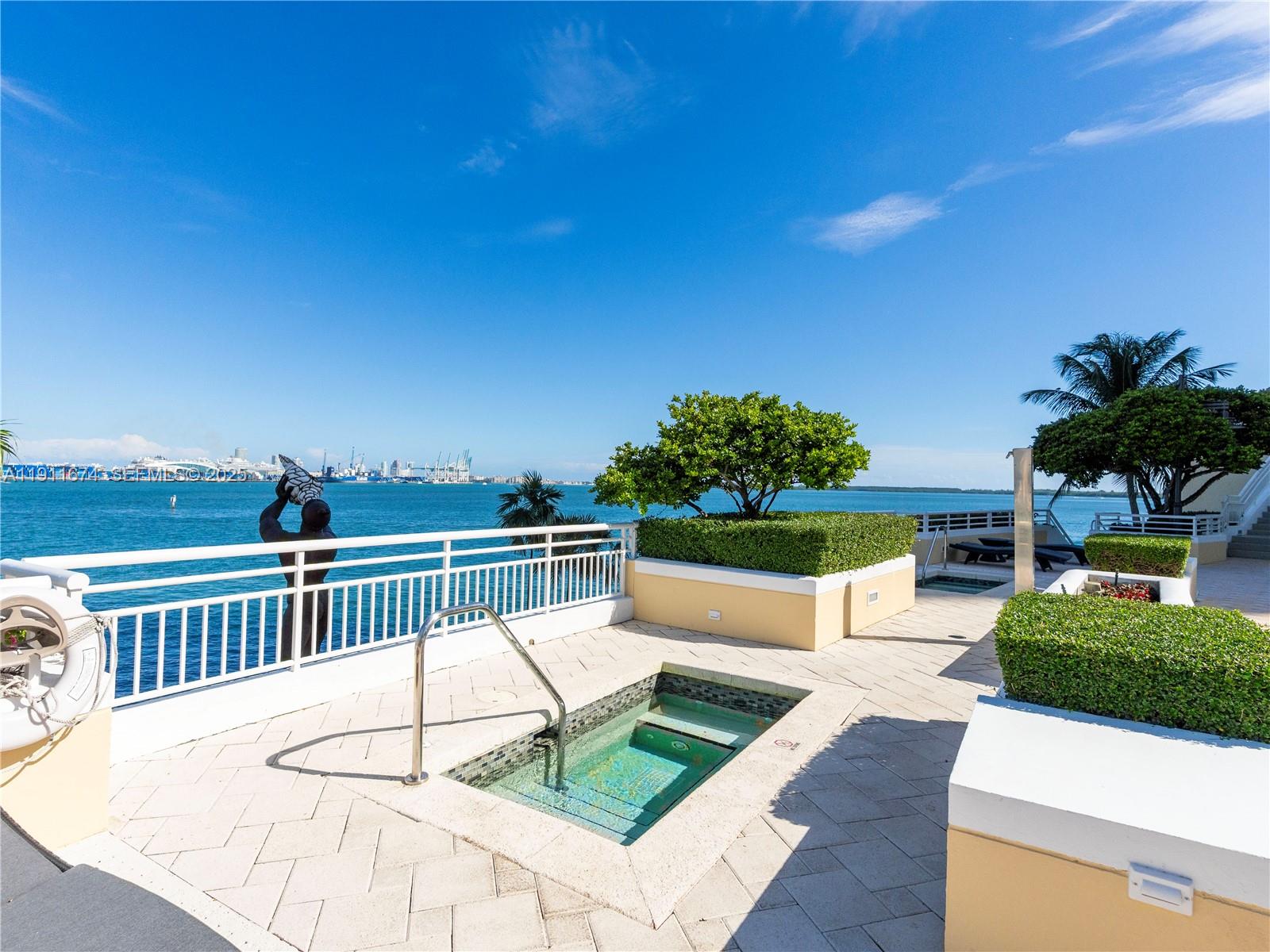 848 Brickell Key Dr #3904, Miami FL 33131