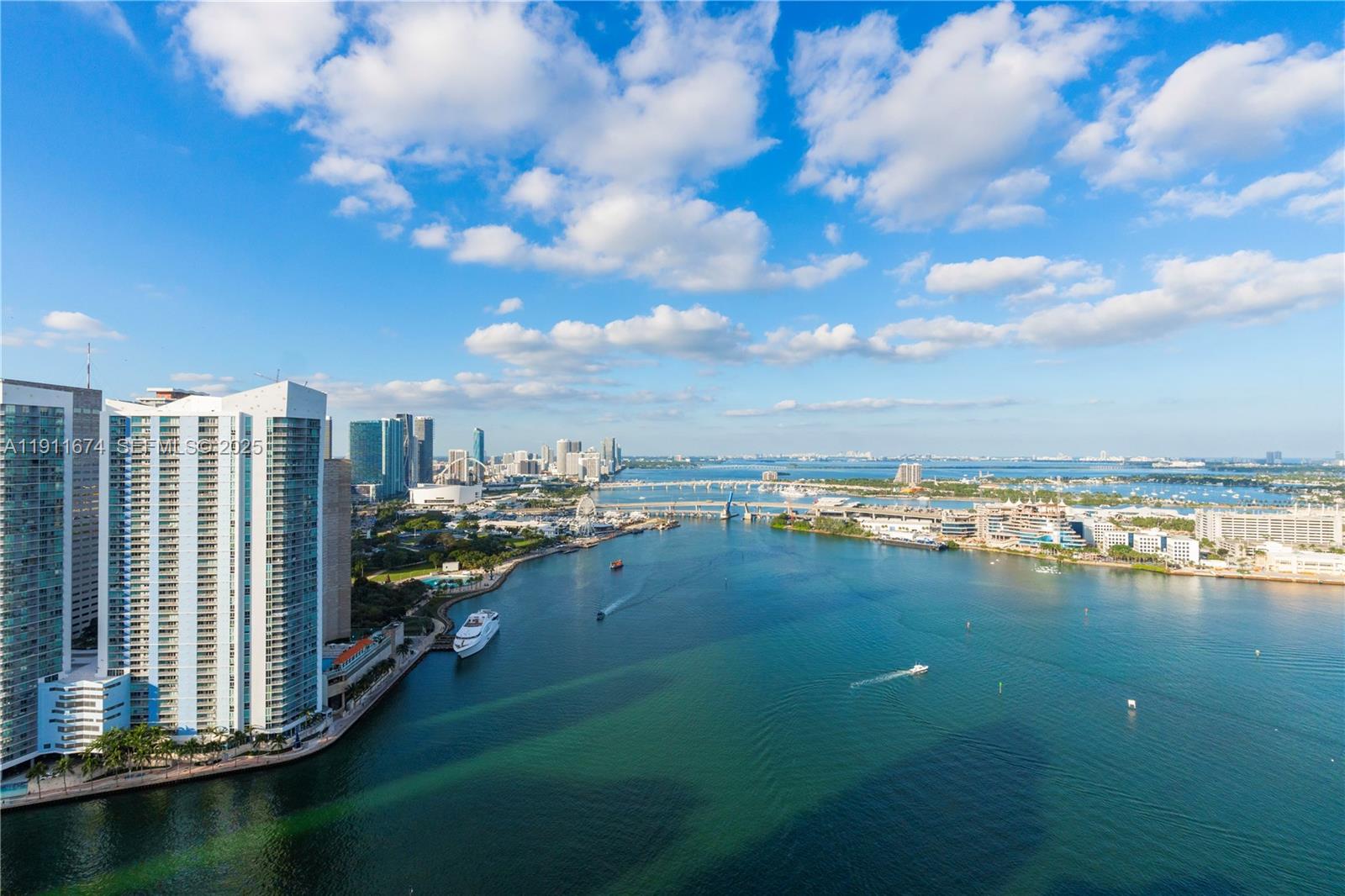 848 Brickell Key Dr #3904, Miami FL 33131