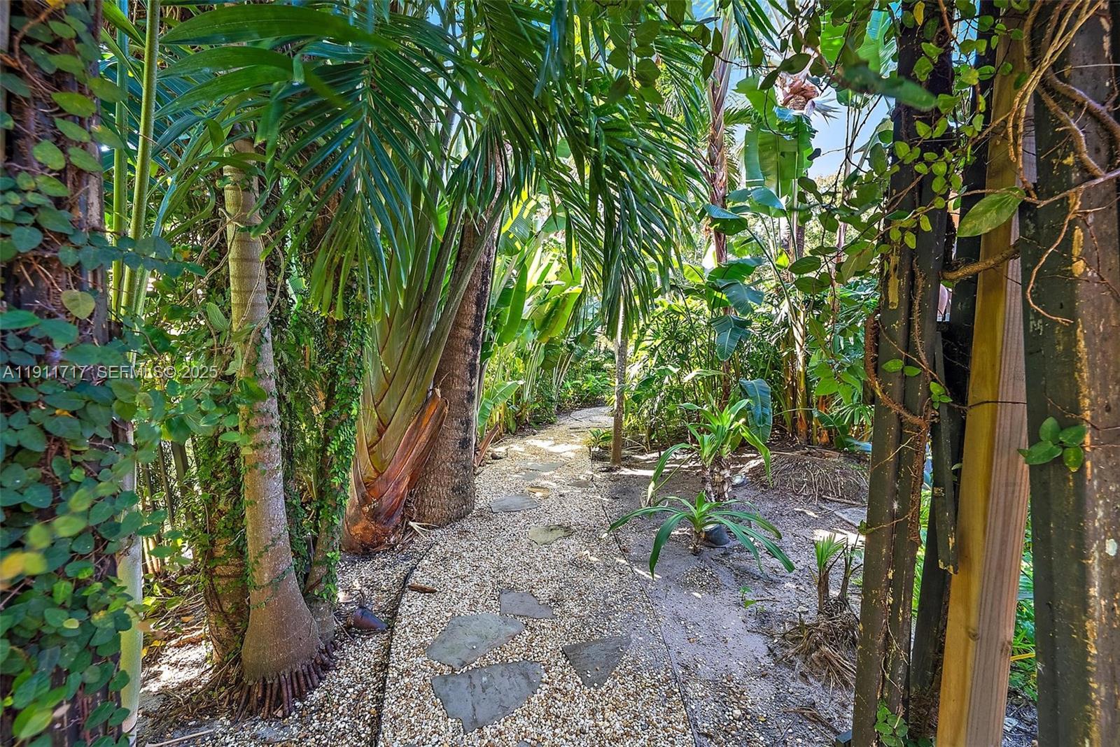 404 Mariner Dr, Jupiter FL 33477