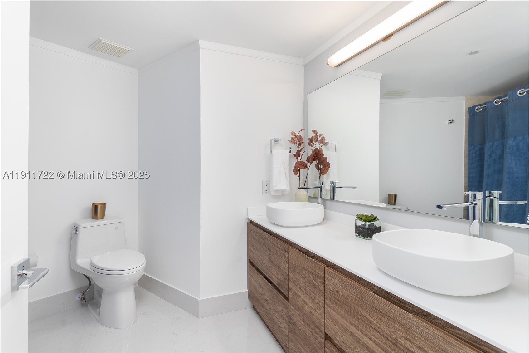 2475 Brickell Ave #1907, Miami FL 33129