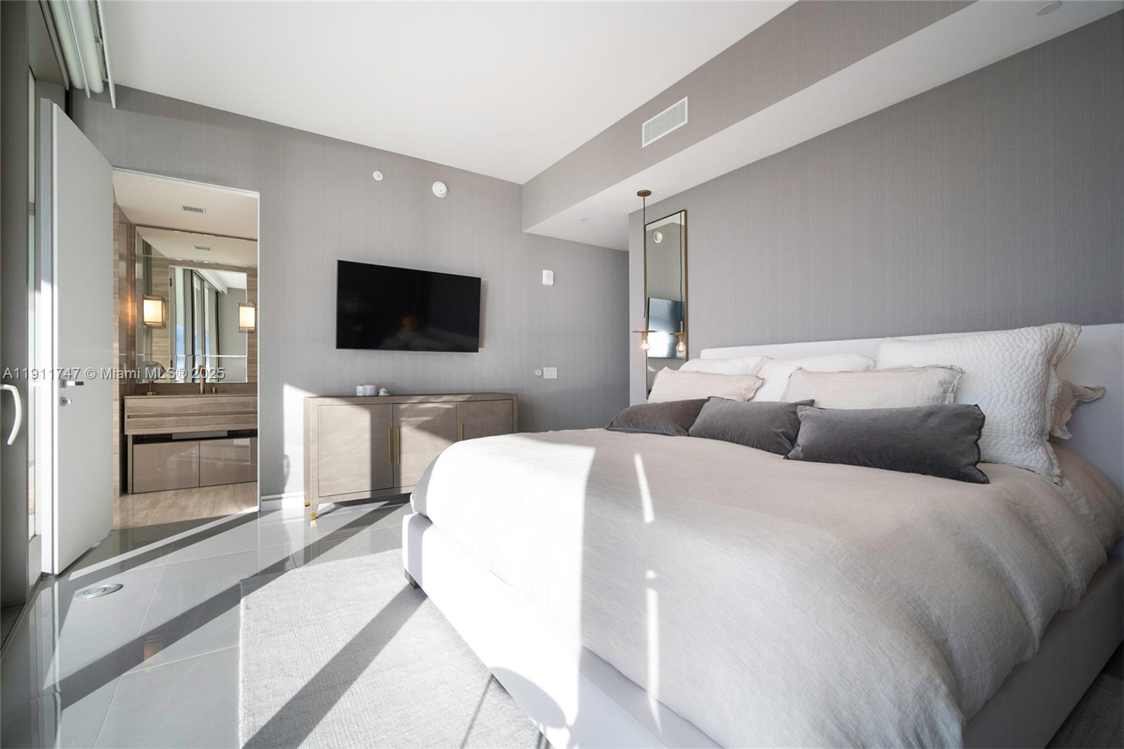 18975 Collins Ave #1705, Sunny Isles Beach FL 33160