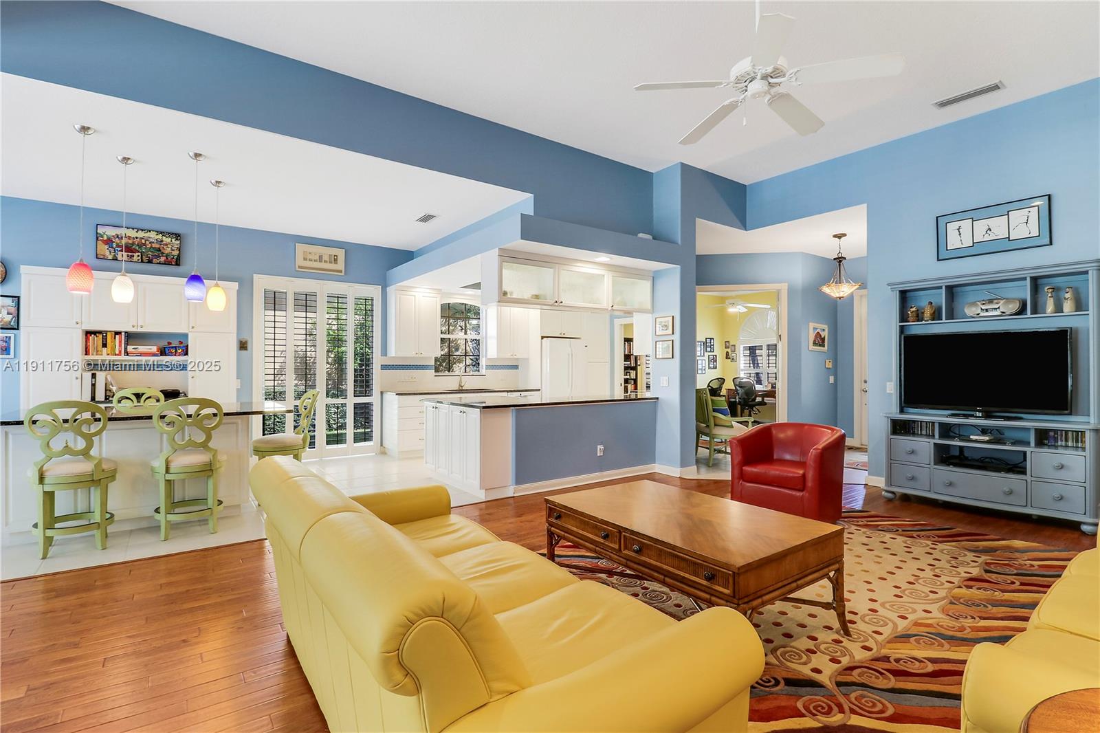 4909 Grassleaf Dr, Palm Beach Gardens FL 33418