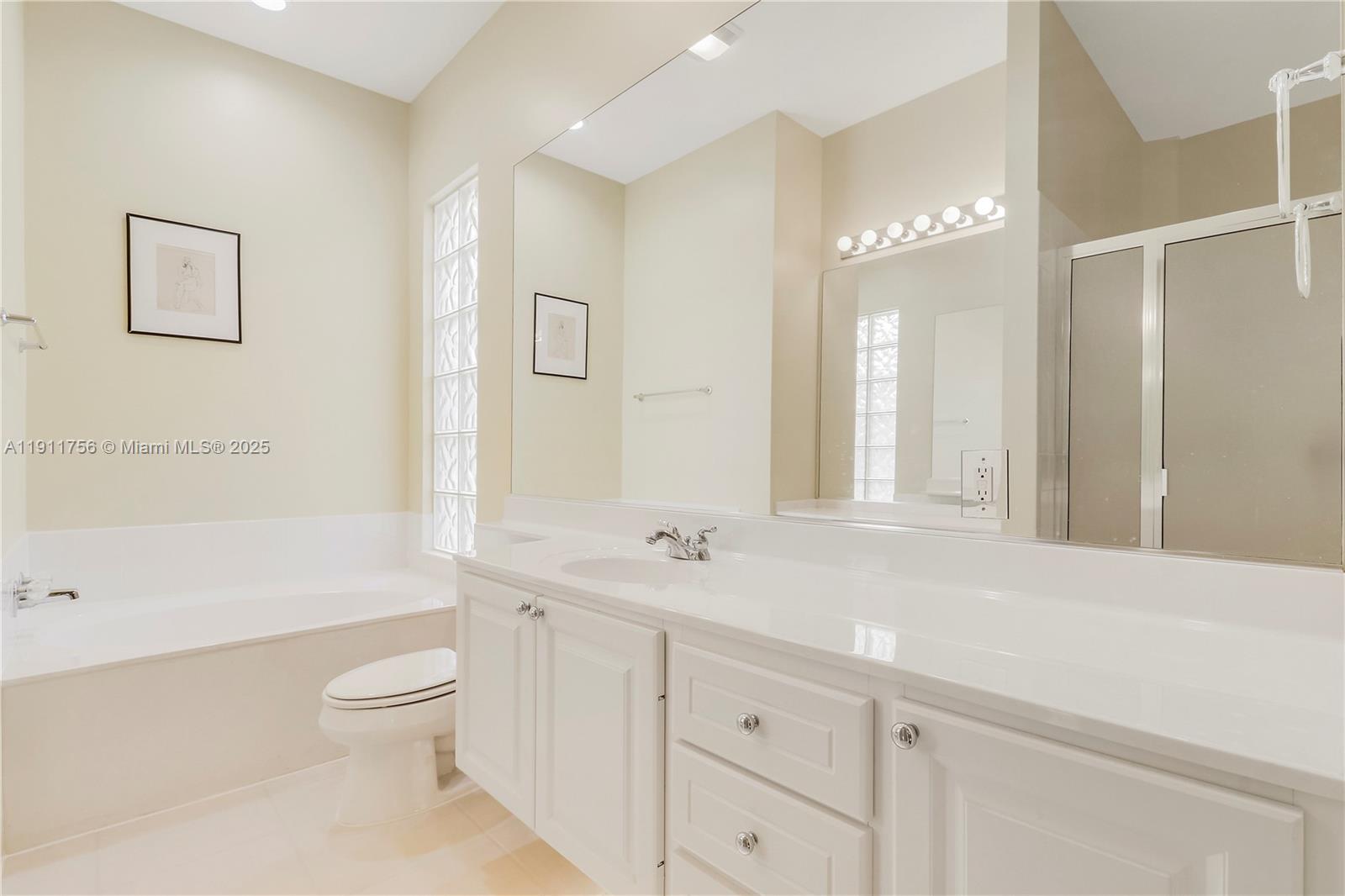 4909 Grassleaf Dr, Palm Beach Gardens FL 33418