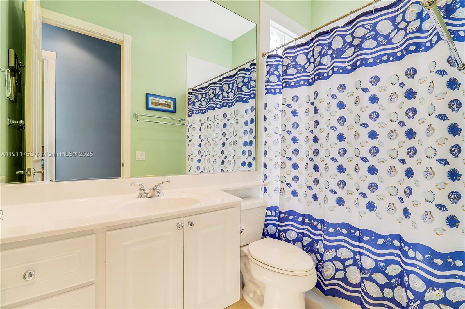 4909 Grassleaf Dr, Palm Beach Gardens FL 33418