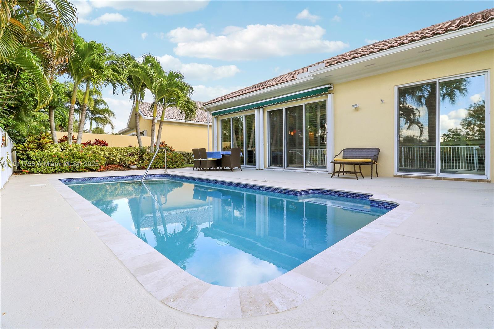 4909 Grassleaf Dr, Palm Beach Gardens FL 33418