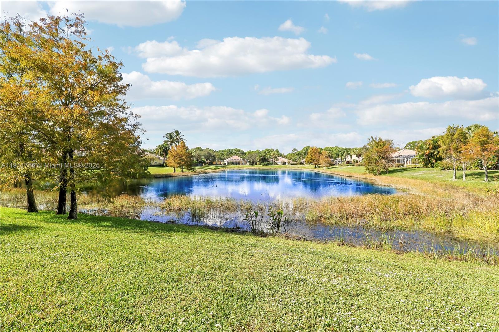 4909 Grassleaf Dr, Palm Beach Gardens FL 33418