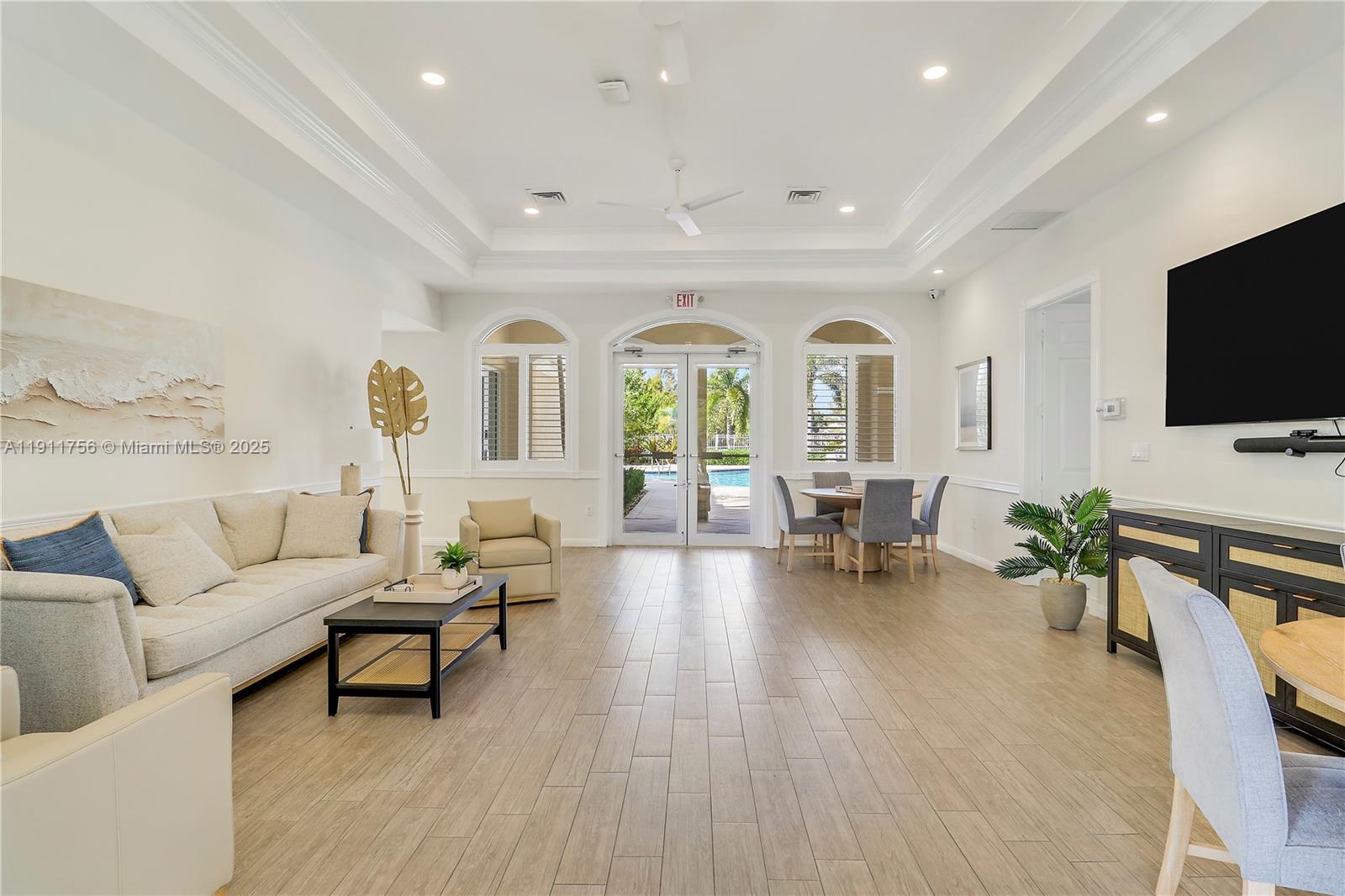 4909 Grassleaf Dr, Palm Beach Gardens FL 33418