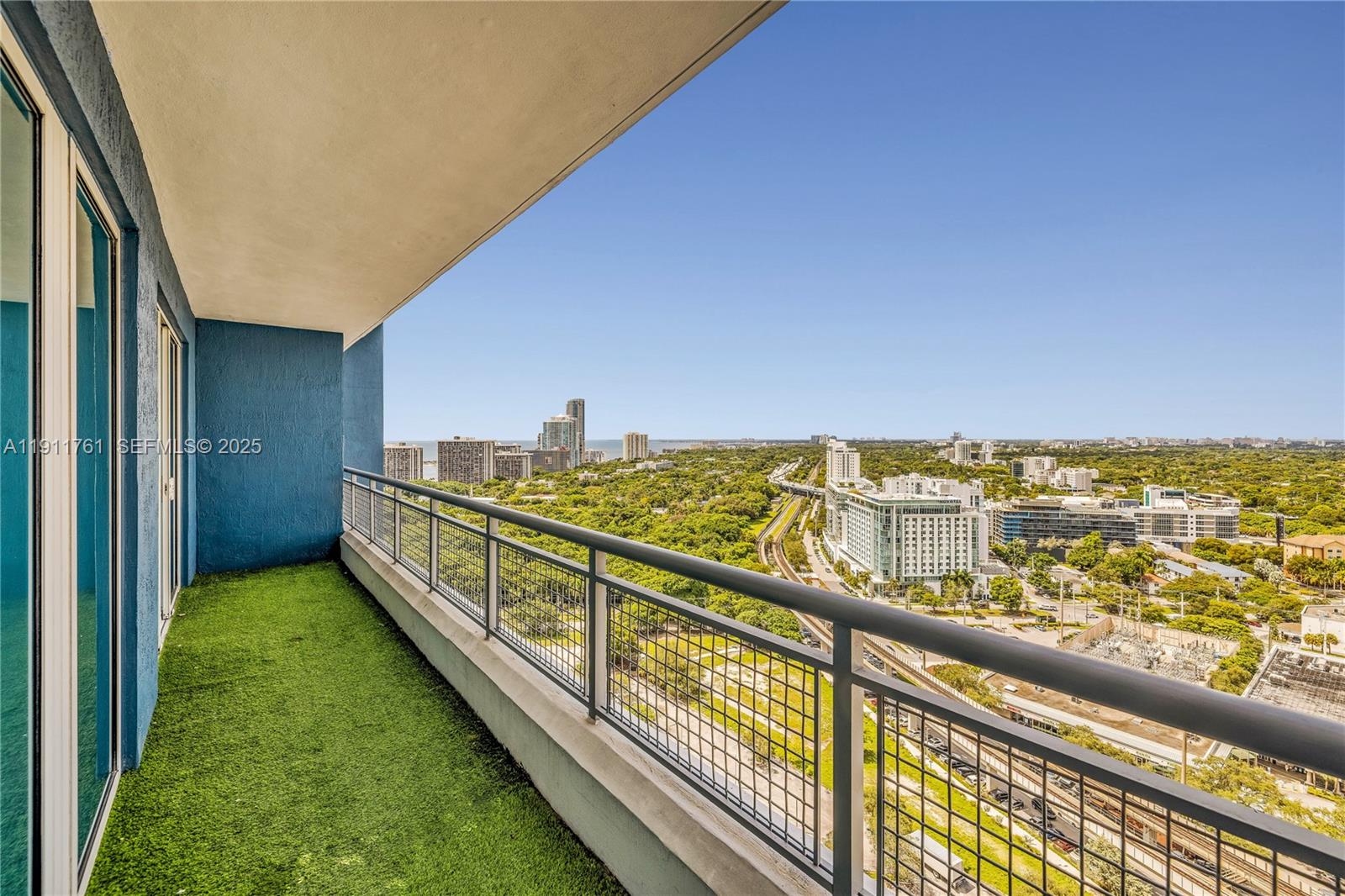60 SW 13th St #2119, Miami FL 33130